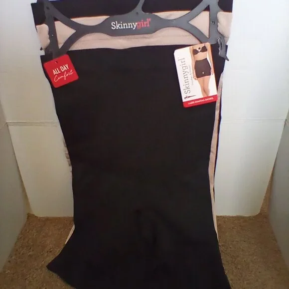 Skinny Girl Shorts - Picture 4 of 4